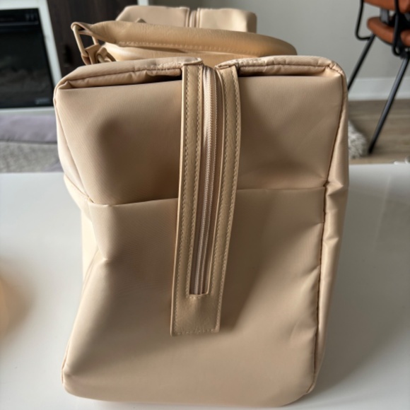 Beis Commuter Duffle - Picture 4 of 5